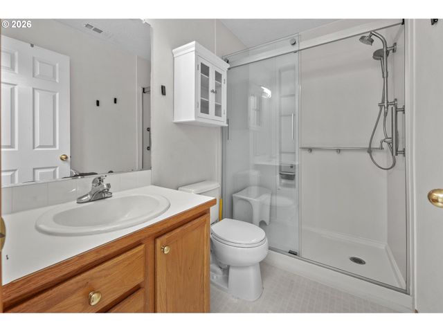 10324 Ne FARGO St, Portland, OR 97220