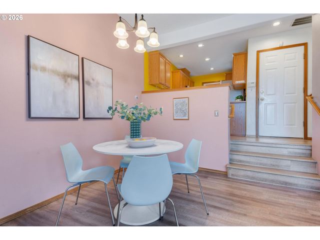 10324 Ne FARGO St, Portland, OR 97220