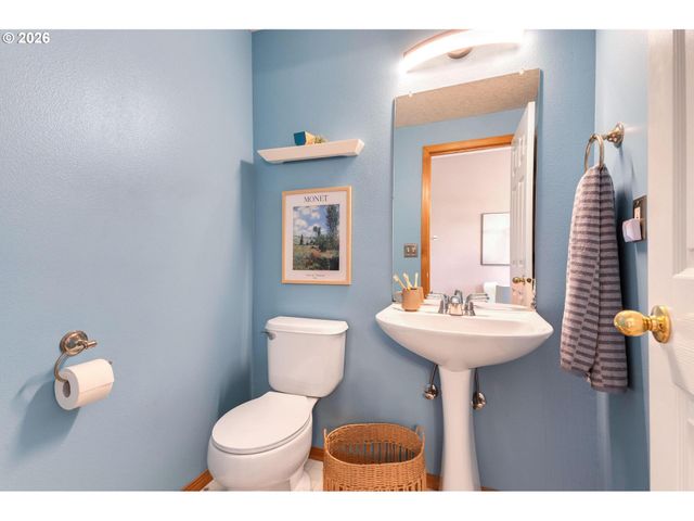 10324 Ne FARGO St, Portland, OR 97220