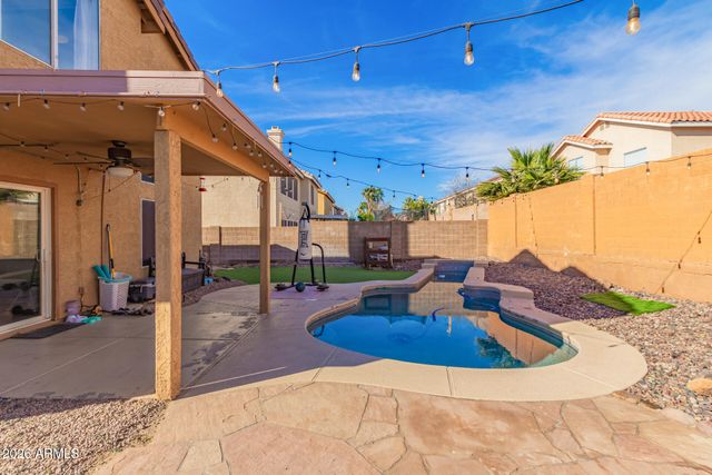 2914 E WINDSONG Drive, Phoenix, AZ 85048