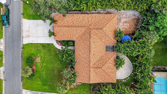 1884 SOUTHPOINTE DRIVE, Sarasota, FL 34231