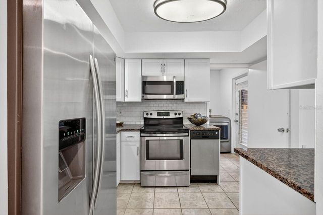 1884 SOUTHPOINTE DRIVE, Sarasota, FL 34231