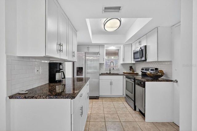 1884 SOUTHPOINTE DRIVE, Sarasota, FL 34231