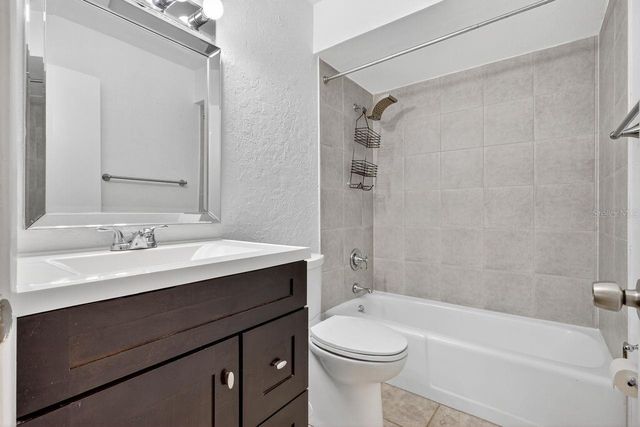 1884 SOUTHPOINTE DRIVE, Sarasota, FL 34231