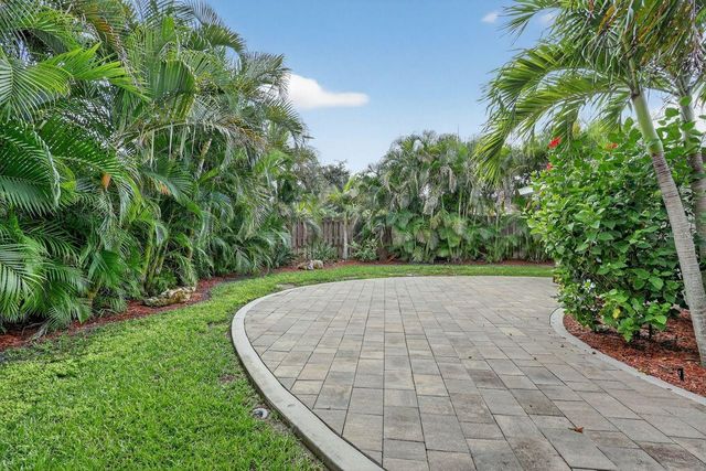 1884 SOUTHPOINTE DRIVE, Sarasota, FL 34231