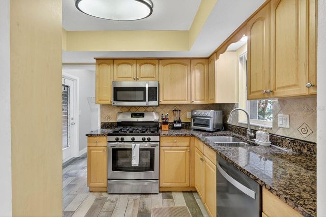 1884 SOUTHPOINTE DRIVE, Sarasota, FL 34231