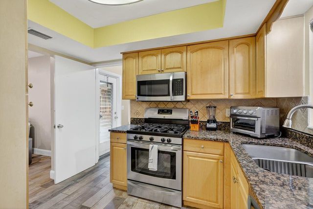 1884 SOUTHPOINTE DRIVE, Sarasota, FL 34231