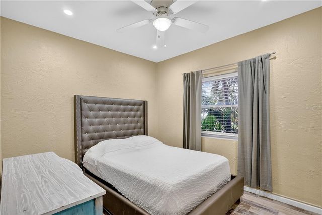 1884 SOUTHPOINTE DRIVE, Sarasota, FL 34231