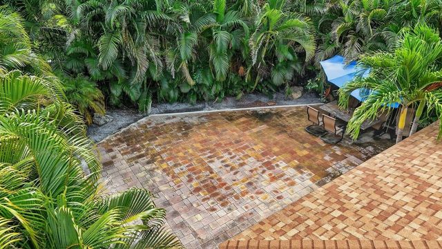 1884 SOUTHPOINTE DRIVE, Sarasota, FL 34231