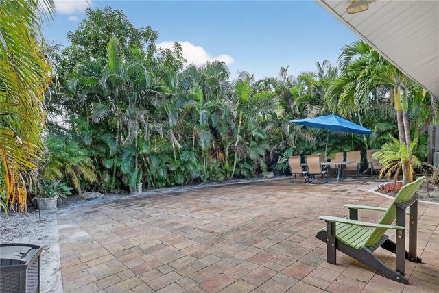 1884 SOUTHPOINTE DRIVE, Sarasota, FL 34231