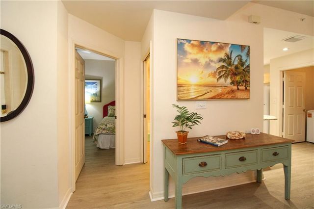 519 Roma CT 3206, Naples, FL 34110