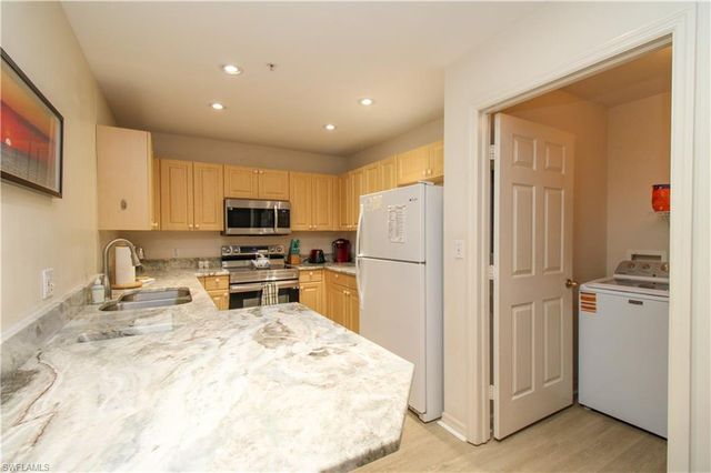 519 Roma CT 3206, Naples, FL 34110