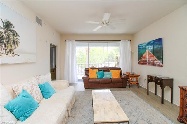 519 Roma CT 3206, Naples, FL 34110