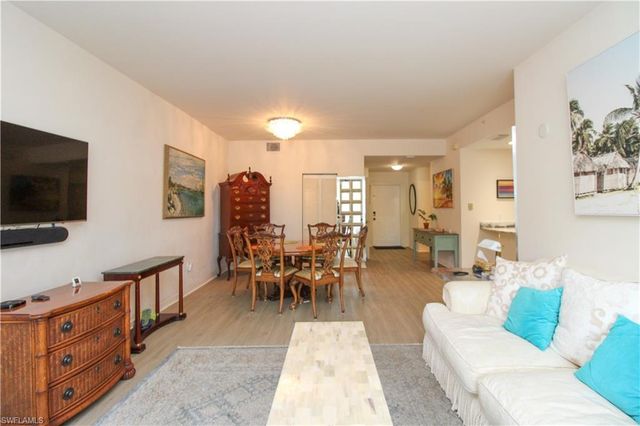 519 Roma CT 3206, Naples, FL 34110