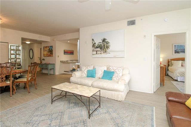 519 Roma CT 3206, Naples, FL 34110