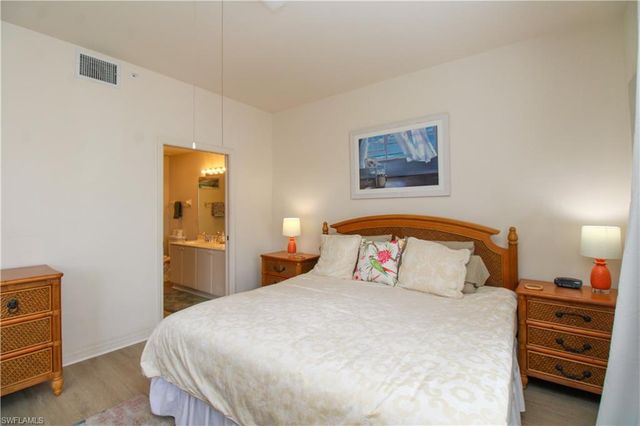 519 Roma CT 3206, Naples, FL 34110