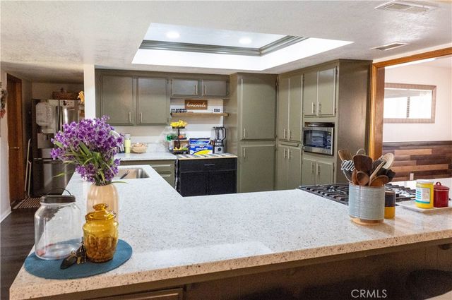 15078 Cactus, Hesperia, CA 92345