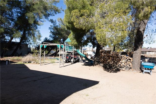 15078 Cactus, Hesperia, CA 92345