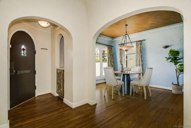 4653 E Talmadge Dr, San Diego, CA 92116
