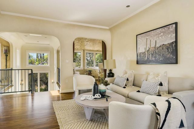 4653 E Talmadge Dr, San Diego, CA 92116