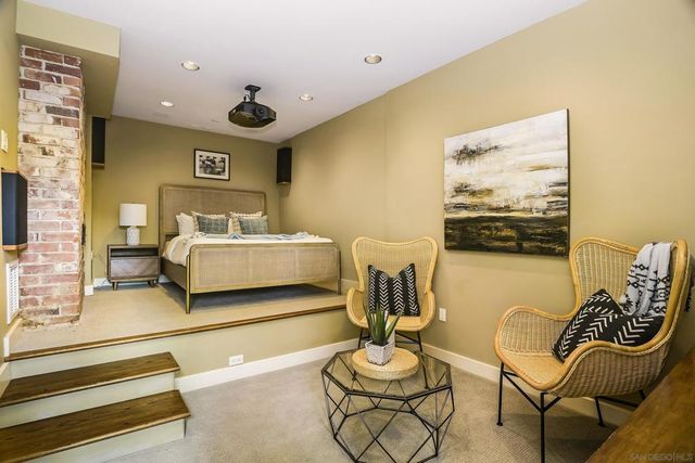 4653 E Talmadge Dr, San Diego, CA 92116