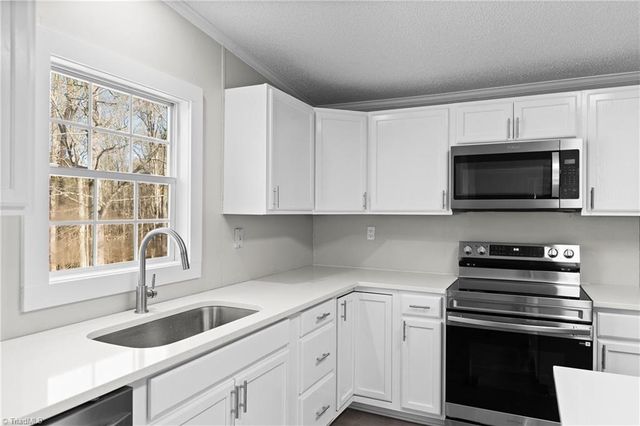 9274 US Highway 64 W, Trinity, NC 27370