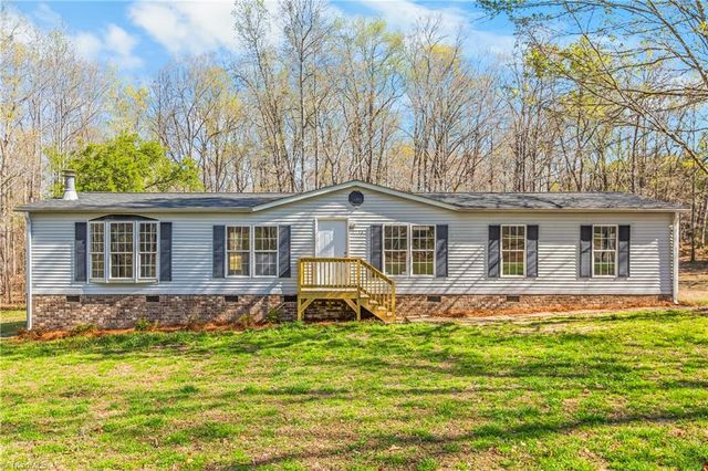 9274 US Highway 64 W, Trinity, NC 27370