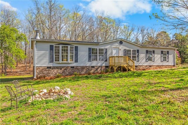 9274 US Highway 64 W, Trinity, NC 27370