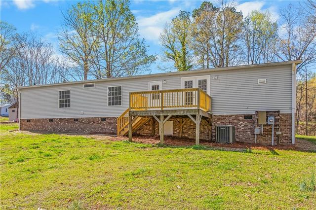 9274 US Highway 64 W, Trinity, NC 27370