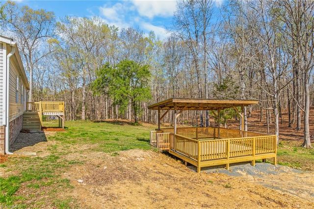 9274 US Highway 64 W, Trinity, NC 27370