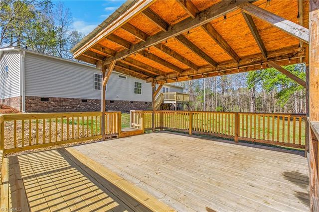 9274 US Highway 64 W, Trinity, NC 27370