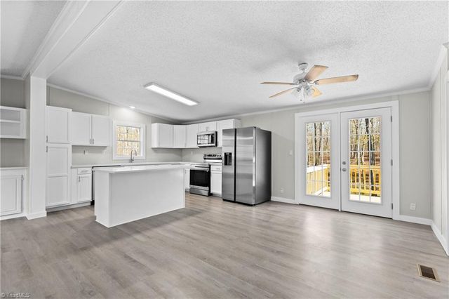 9274 US Highway 64 W, Trinity, NC 27370