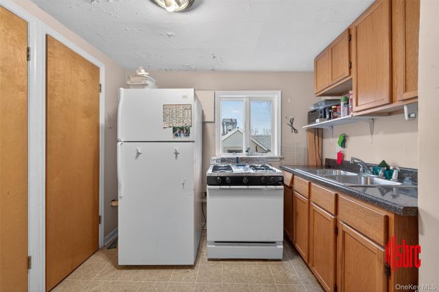 1049 E 12th Street, Brooklyn, NY 11230