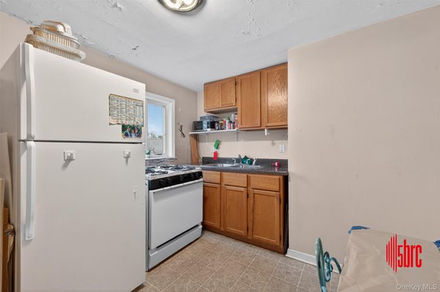 1049 E 12th Street, Brooklyn, NY 11230