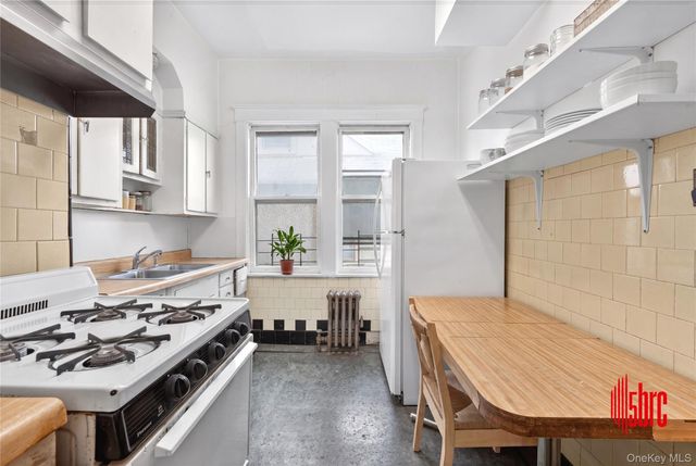 1049 E 12th Street, Brooklyn, NY 11230