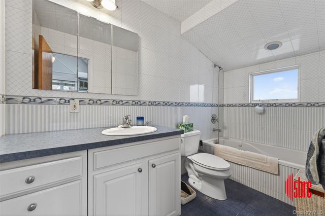 1049 E 12th Street, Brooklyn, NY 11230