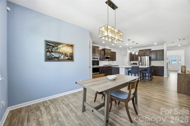 8113 Cornhill Avenue, Charlotte, NC 28277