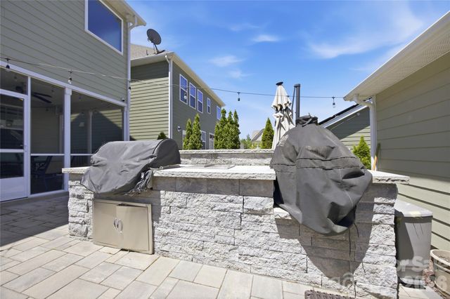 8113 Cornhill Avenue, Charlotte, NC 28277