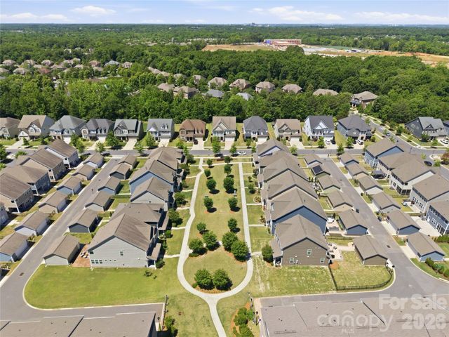 8113 Cornhill Avenue, Charlotte, NC 28277