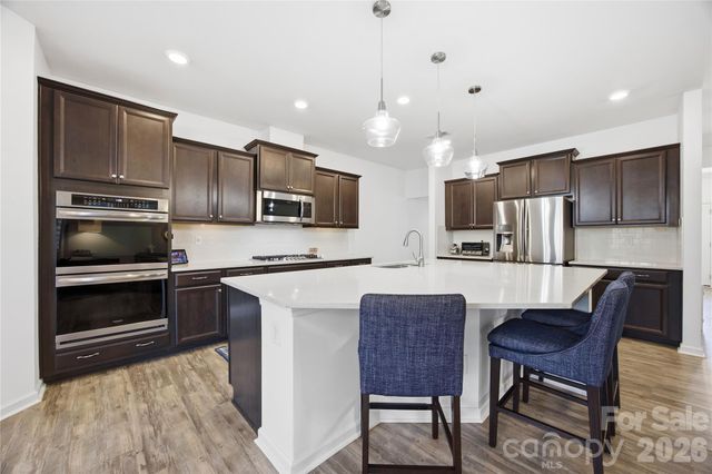 8113 Cornhill Avenue, Charlotte, NC 28277