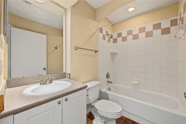 4006 CARROLLWOOD PALM COURT, Tampa, FL 33624