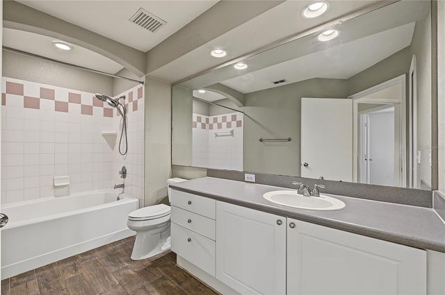 4006 CARROLLWOOD PALM COURT, Tampa, FL 33624