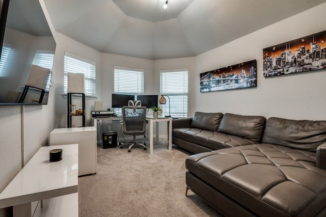 249 Noble Nest Drive, Midlothian, TX 76065