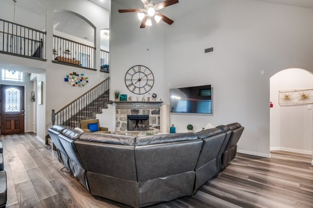 249 Noble Nest Drive, Midlothian, TX 76065
