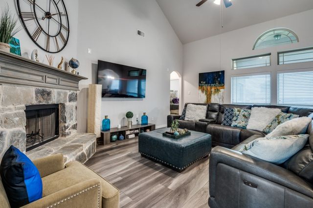 249 Noble Nest Drive, Midlothian, TX 76065