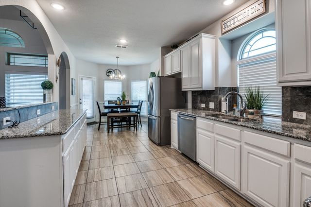 249 Noble Nest Drive, Midlothian, TX 76065