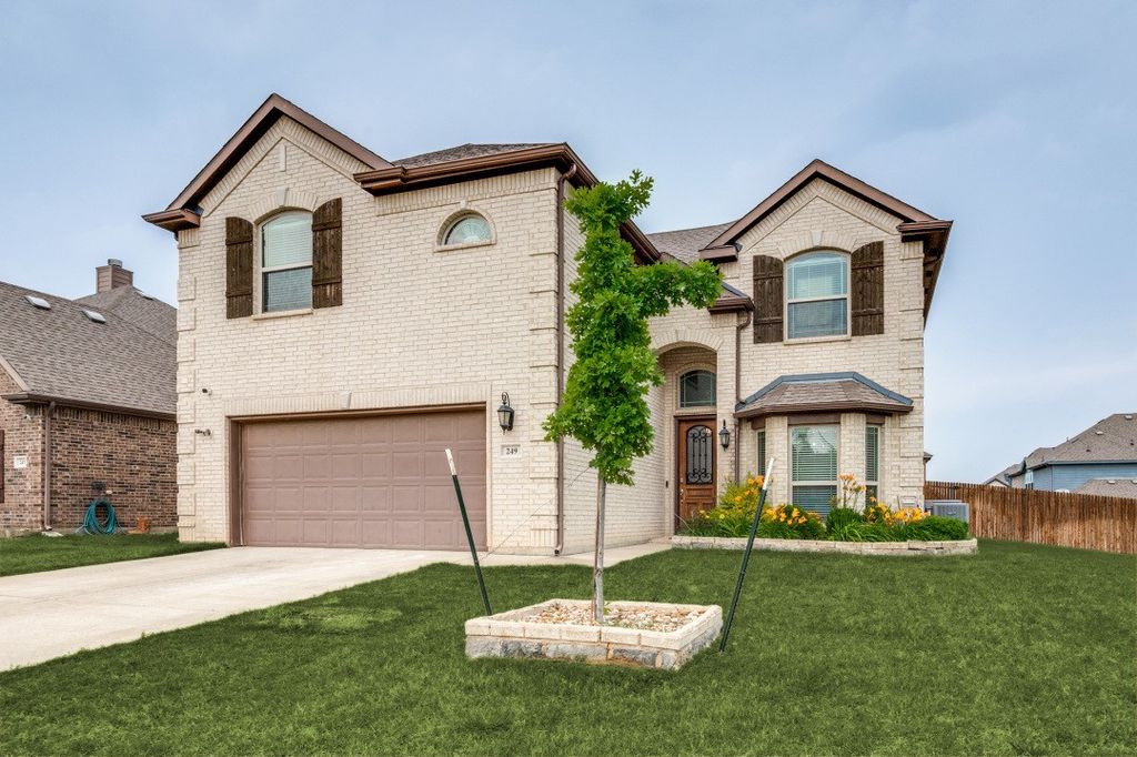 249 Noble Nest Drive, Midlothian, TX 76065