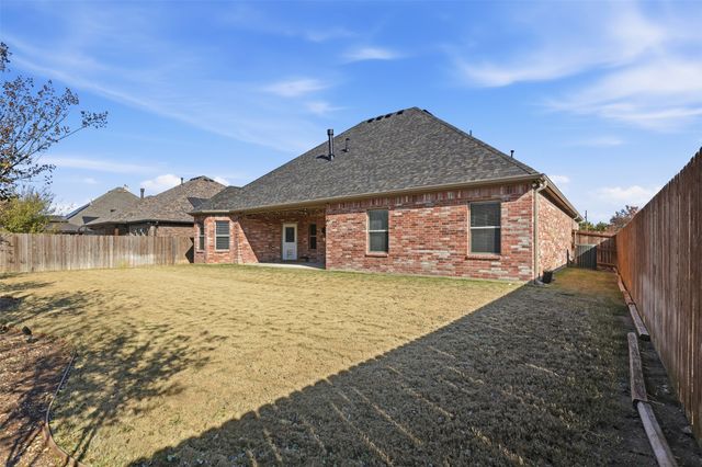 906 Chestnut Grove Drive, Cleburne, TX 76033