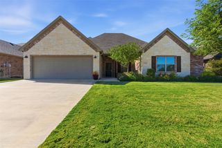 906 Chestnut Grove Drive, Cleburne, TX 76033