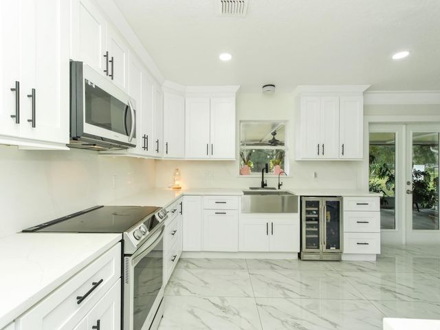 7561 LAKE ANDREA CIRCLE, Mount Dora, FL 32757